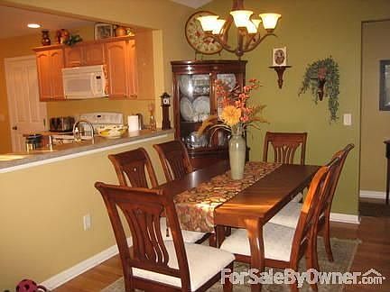 DA
						:
						Hardwood Floor