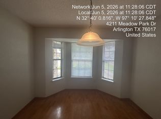 4211 Meadow Park Dr, Arlington, TX 76017