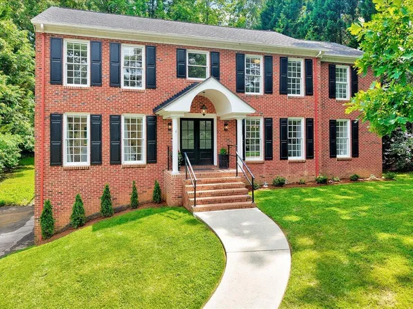 2109 W Marilyn Cir, Cary, NC 27513