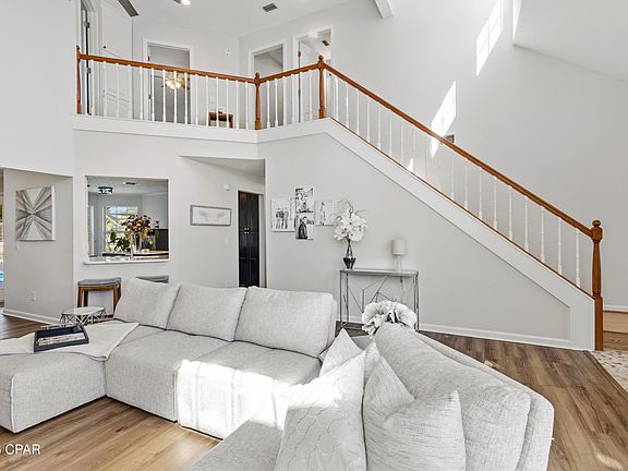 4th image of 2411 Country Club Dr
