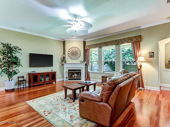 5054 Eagle Point Dr-MLS_Size-012-19-Fami