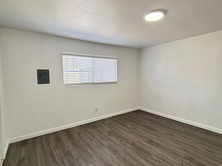 1024 Cedar Ave — Photo 12