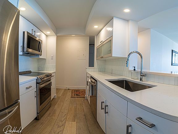 3rd image of 1250 N Humboldt St APT 801