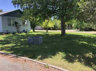 411 N 9th St, Montague, CA 96064