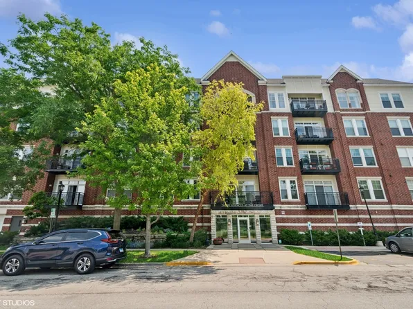 7757 W Van Buren St #207, Forest Park, IL 60130