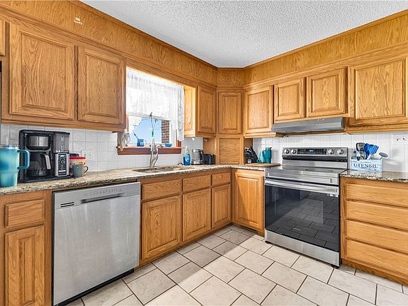 4th image of 102 Jenkins Rd
