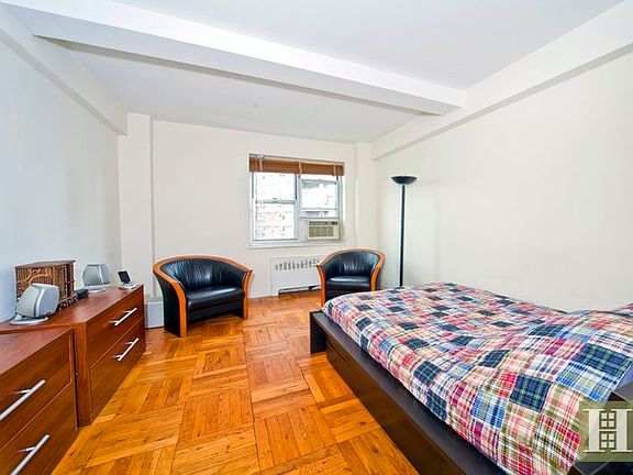 4th image of 550 Grand St APT J5a