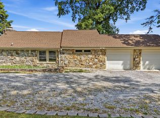 12024 Laurbrow Rd, Soddy Daisy, TN 37379