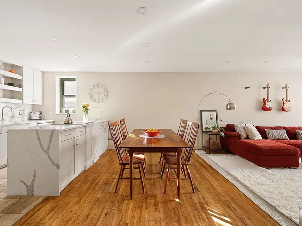 700 Washington St APT 2B, New York, NY 10014