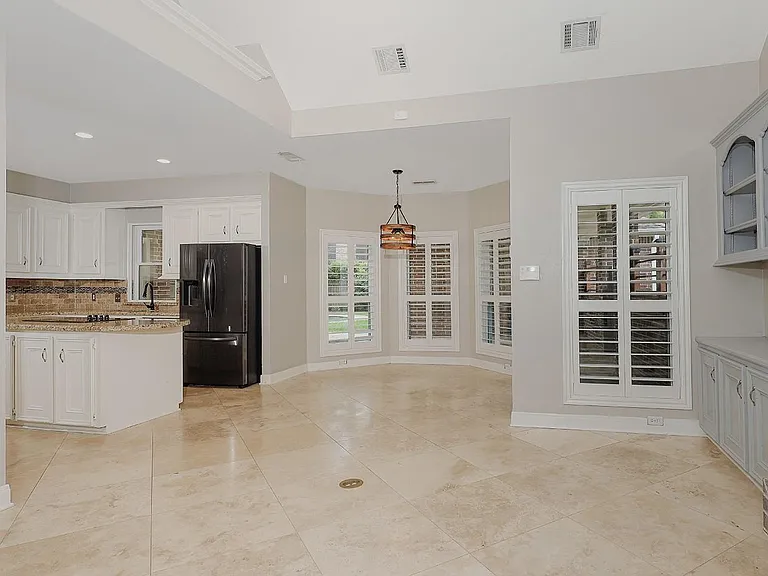 2 Silverstrand Pl — Photo 15