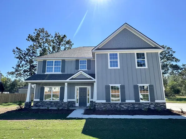 102 Owens Rd, Fort Mitchell, AL 36856