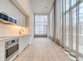 250 Lawrence Ave W #109, Toronto, ON M5M 1B2