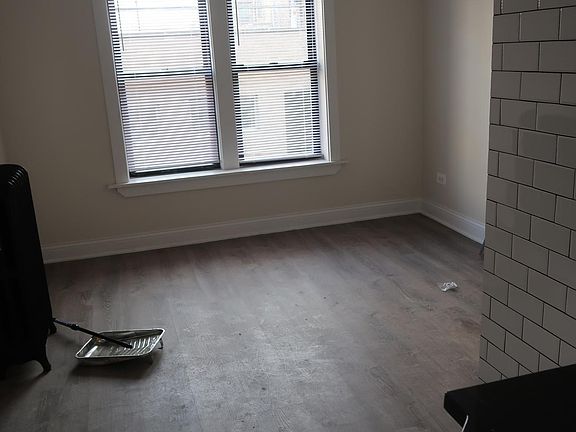5th image of 1702 W Albion Ave APT 1N
