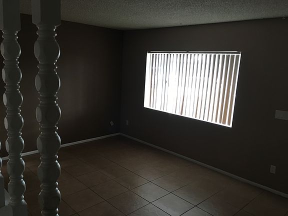 3rd image of 2320 E Alpine Ave