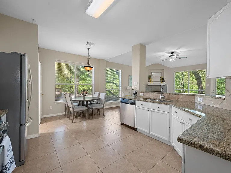 2504 Kimbrook Dr — Photo 10
