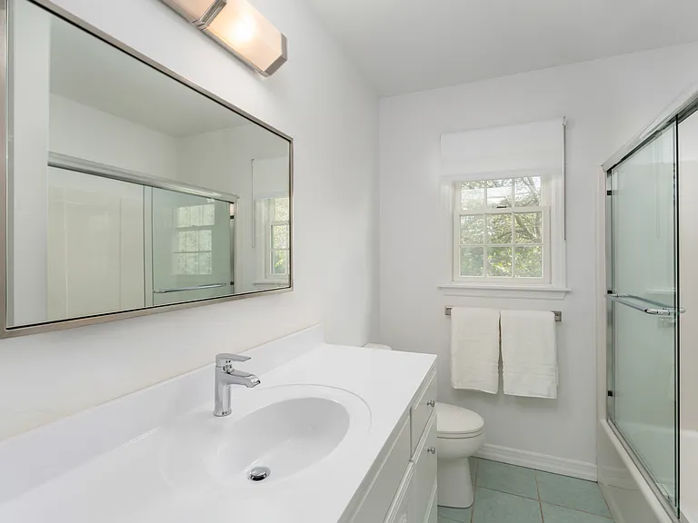 825 Flying Point Rd — Photo 15