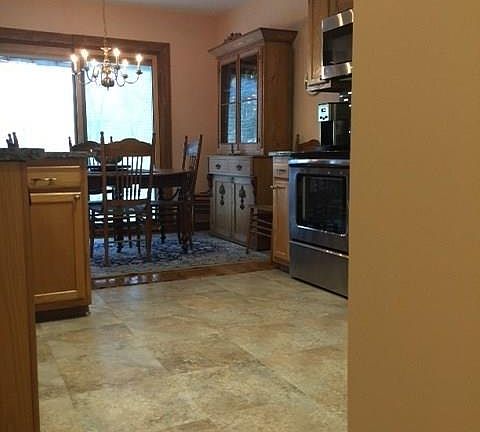 4th image of 83 Woodside Dr