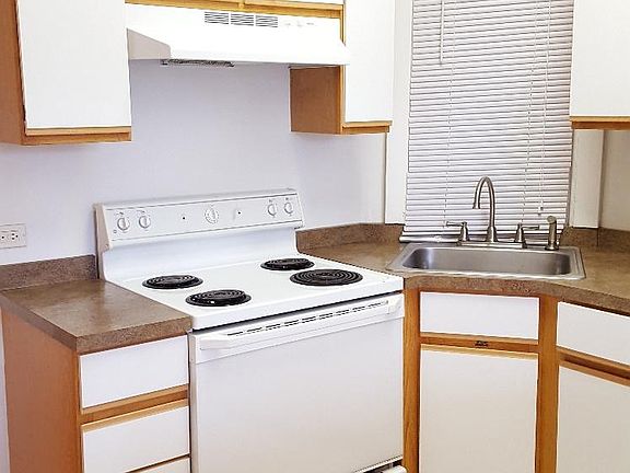 5th image of 909 Pleasant St APT 1E