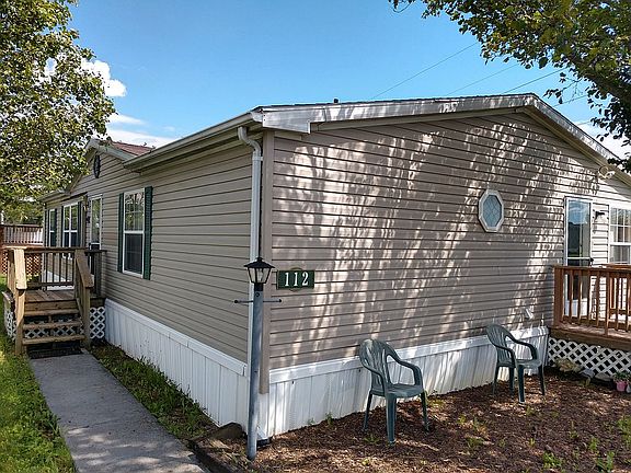 Front of house w/porch.