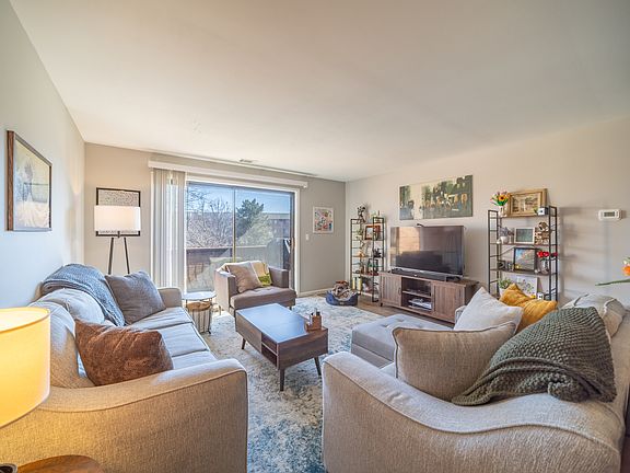 3rd image of 714 Walnut Dr APT 205