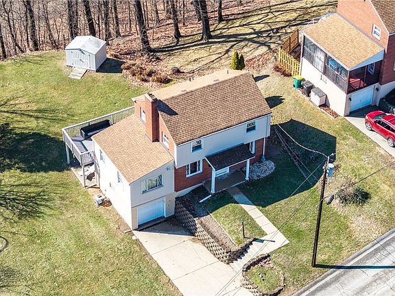 2nd image of 2 Oakridge Rd