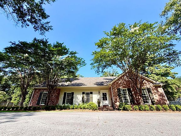 2nd image of 525 Robinson Dr