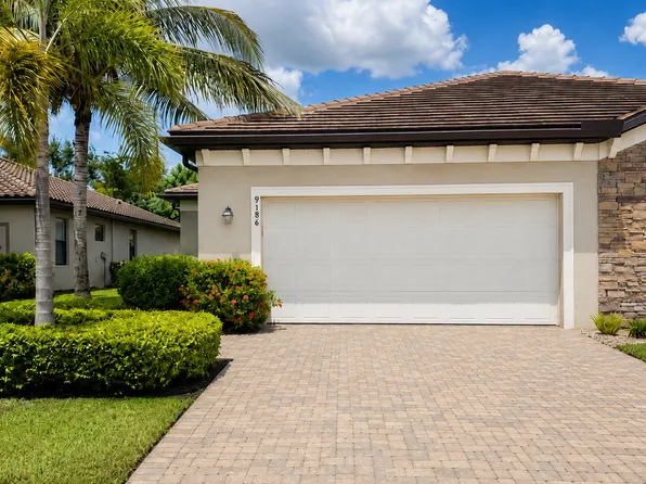 9186 Woodhurst Dr, Naples, FL 34120