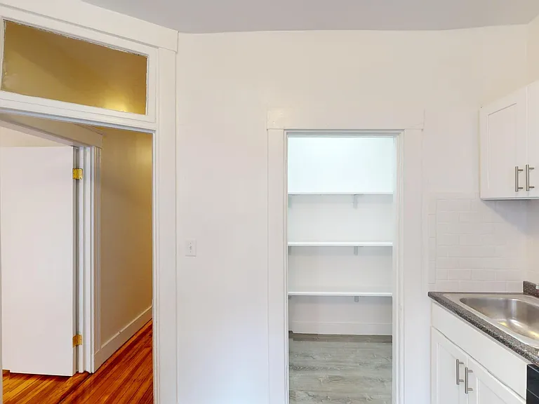 Kelton Street Apartments — Photo 102
