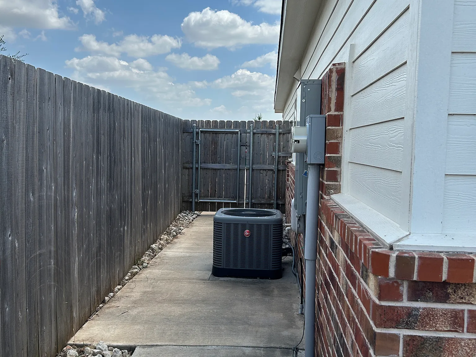 2 bed, 1085 sqft, $1,495 — Photo 3