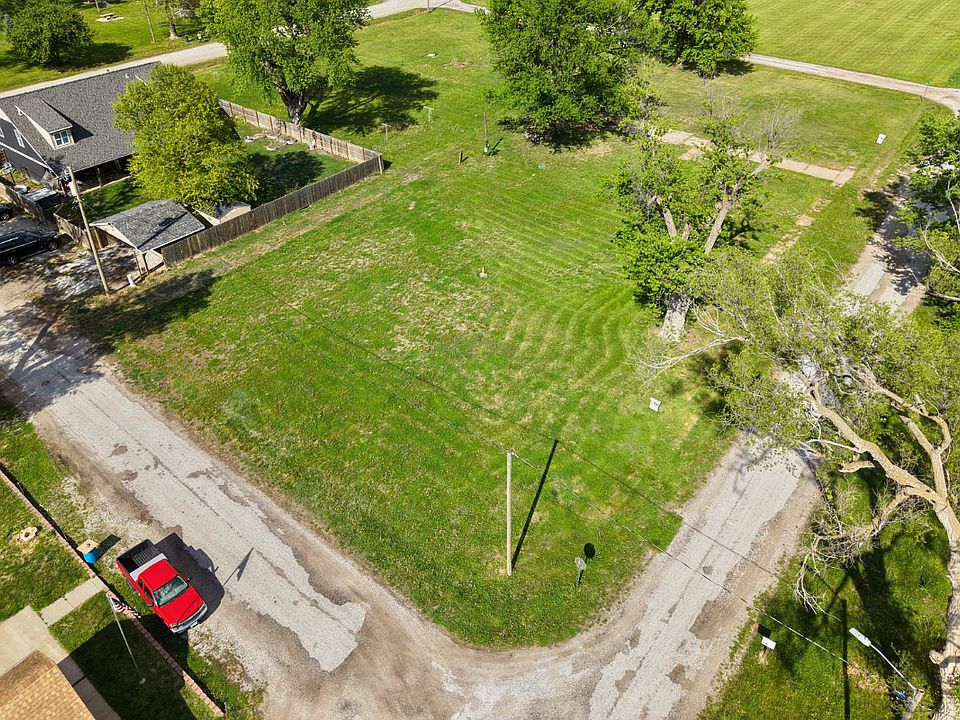 1st image of 901 Mills Ave