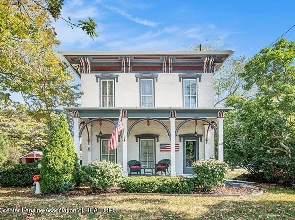 812 N Clinton St, Grand Ledge, MI 48837
