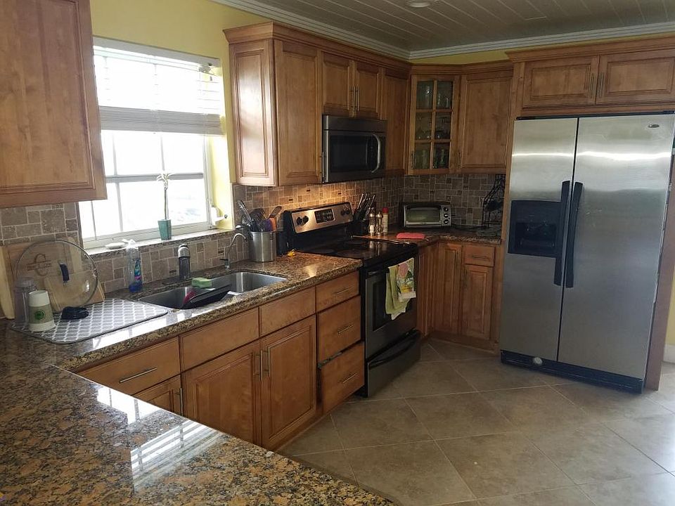 2nd image of 16 SE Marlin Ave
