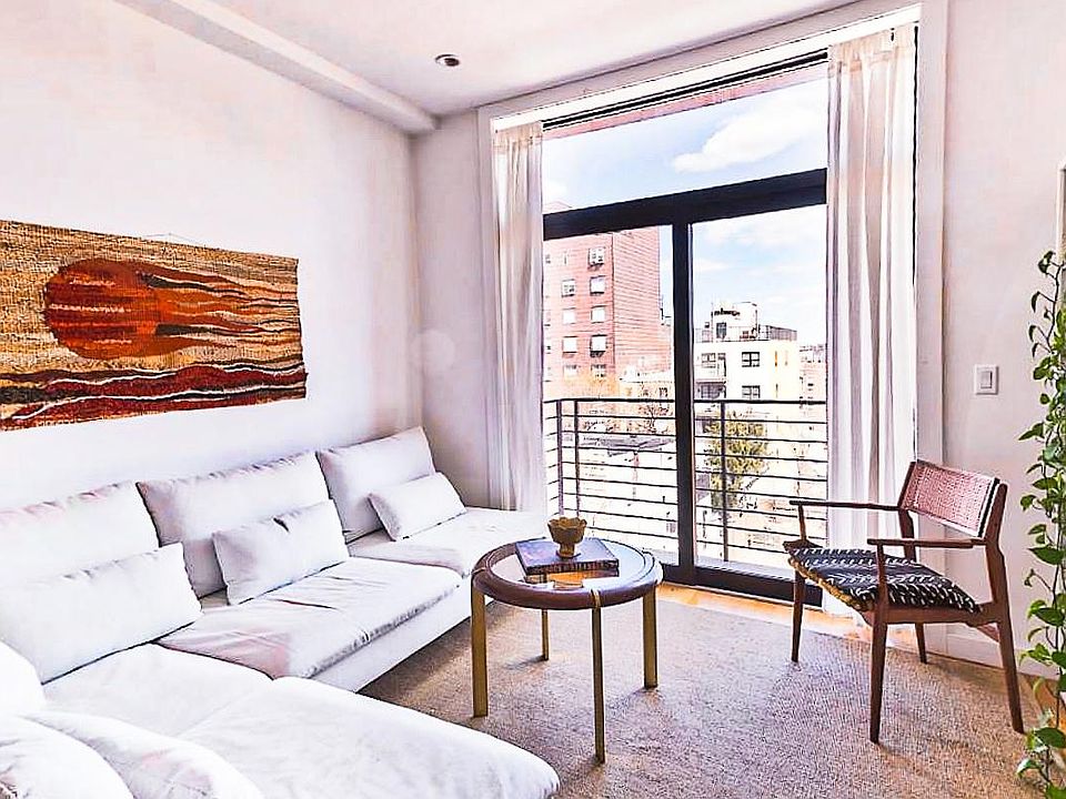 1st image of 6101 Aqua Ave #106