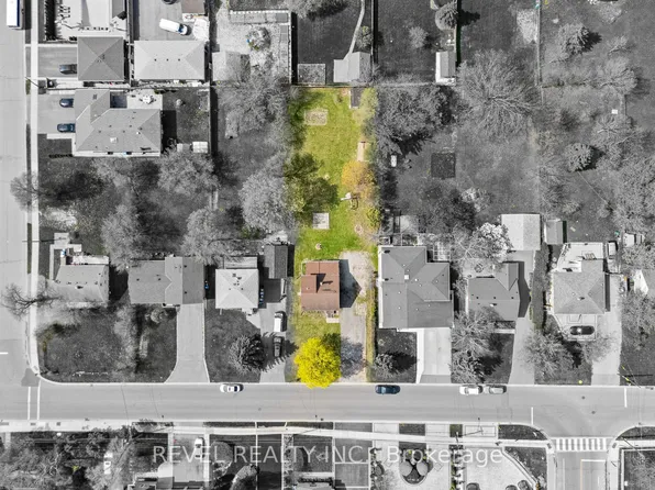 3524 Joan Dr, Mississauga, ON L5B 1T8
