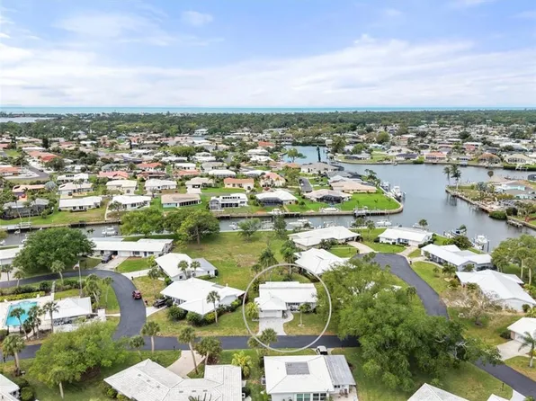 35 Oakwood Dr N #35, Englewood, FL 34223