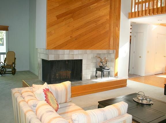 4th image of 616 Valley Trace Ct