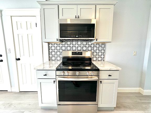 2nd image of 1452 Mineral Spring Ave Unit 2