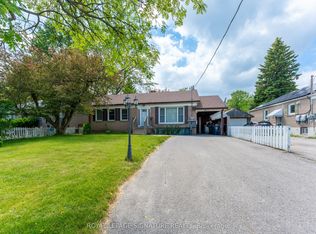 14 Lawndale Rd, Toronto, ON M1M3R6