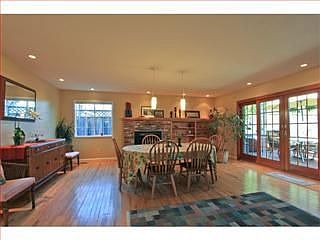 4th image of 220 Fridley Dr