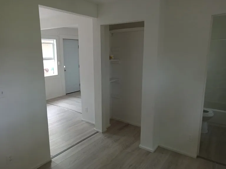 323 Commercial St #7 — Photo 5