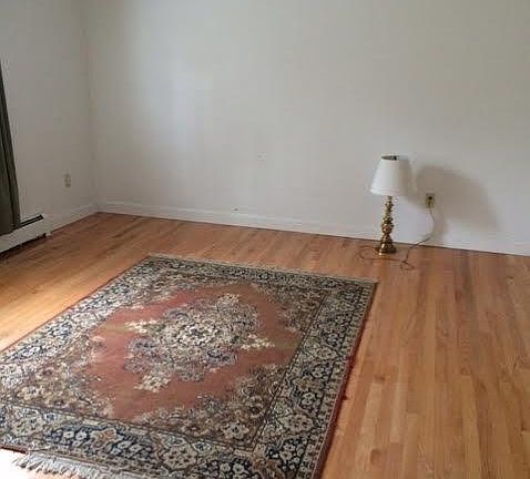 4th image of 33 Huguenot St APT 1