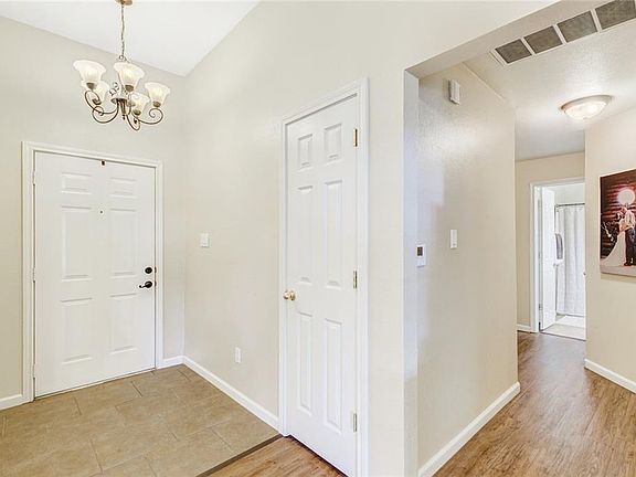3rd image of 301 Paluxy St
