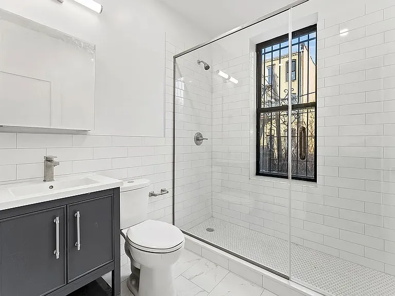 280 Suydam St #1R — Photo 6