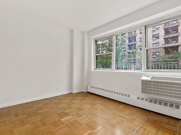 4th image of 300 E 46th St APT 2G