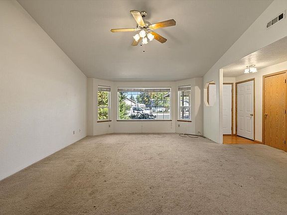 5th image of 1075 Peachwood Ct