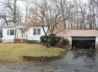 26 Morgan St, Uncasville, CT 06382