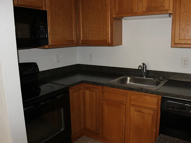 Cascades Pointe — Photo 8