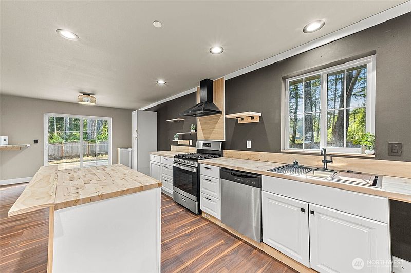 2nd image of 19716 20th Street SW