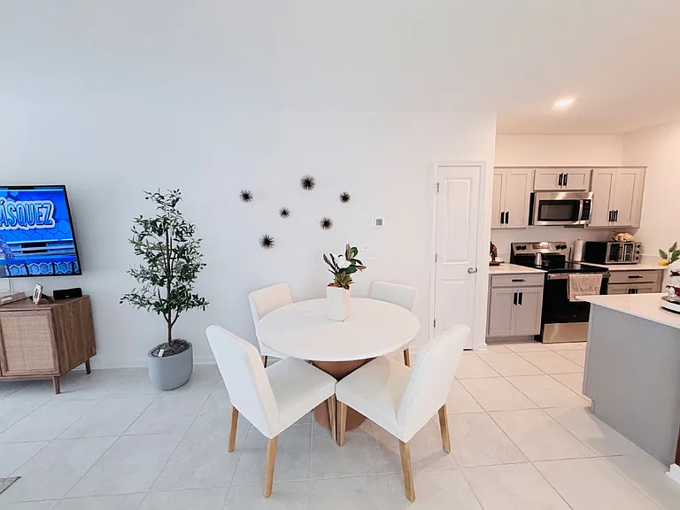 2715 Gentle Rain Dr — Photo 7