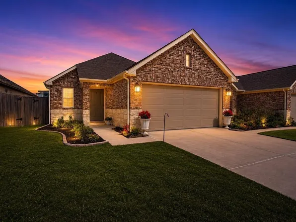 228 River Grove Ct, Willis, TX 77378